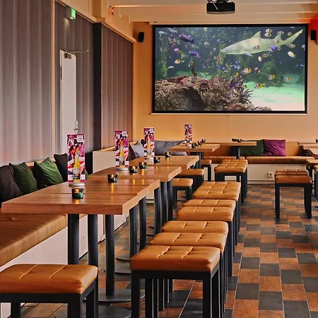 Pangeapeople & Hostal *