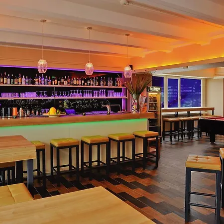 Pangeapeople & * Berlín