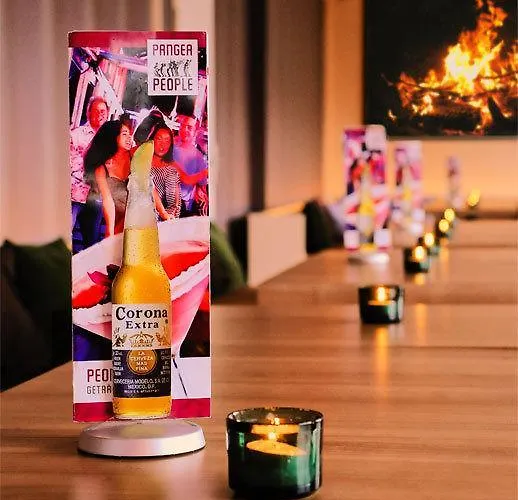 Pangeapeople & Hostal