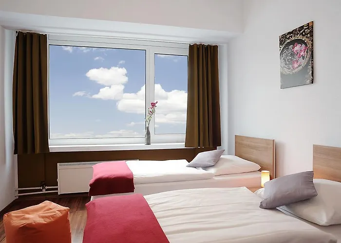 旅馆 Pangeapeople & *